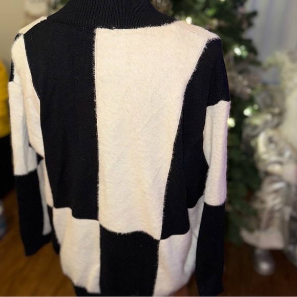 ☃️BOGO50%☃️ 🆕🖤EESOME: Large Checkered Woven Button Front Cardigan SIZE S/M - Picture 13 of 14